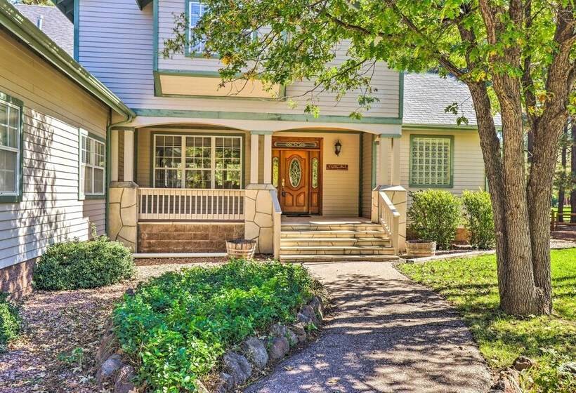 Stunning Pinetop Lakes Country Club Retreat!