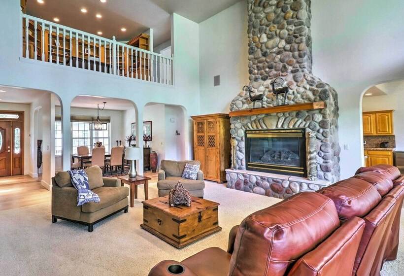 Stunning Pinetop Lakes Country Club Retreat!