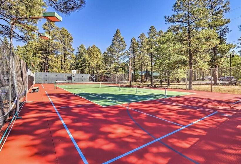 Stunning Pinetop Lakes Country Club Retreat!