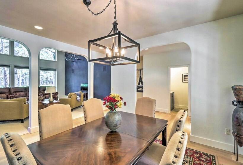 Stunning Pinetop Lakes Country Club Retreat!