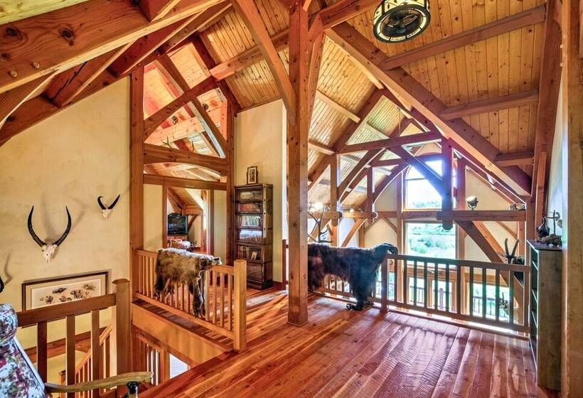 Stunning Silesia Home, Horse Boarding + River View