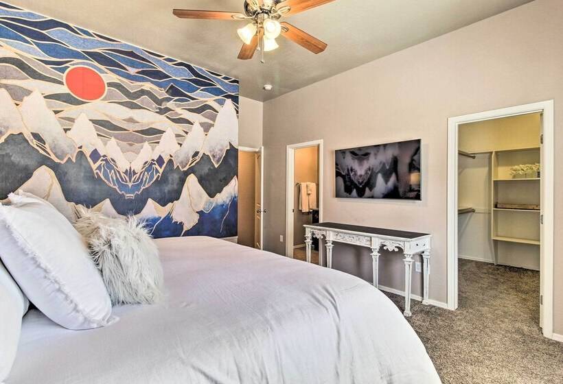 Stylish Show Low Hideaway W/ Patio + Gazebo!