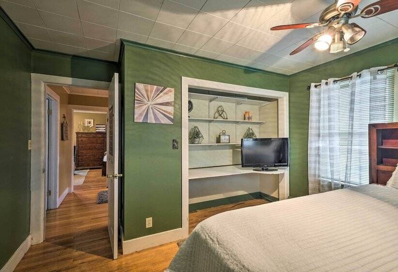 Stylish Suburban Getaway, 10 Miles To Royal Mtn!