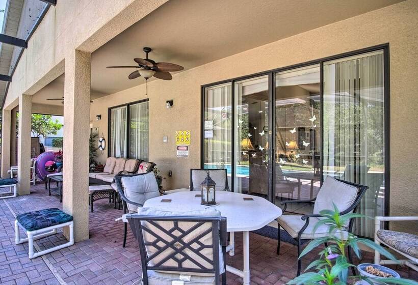 Sunny Villa W/ Lanai: 17 Mi To Disney!