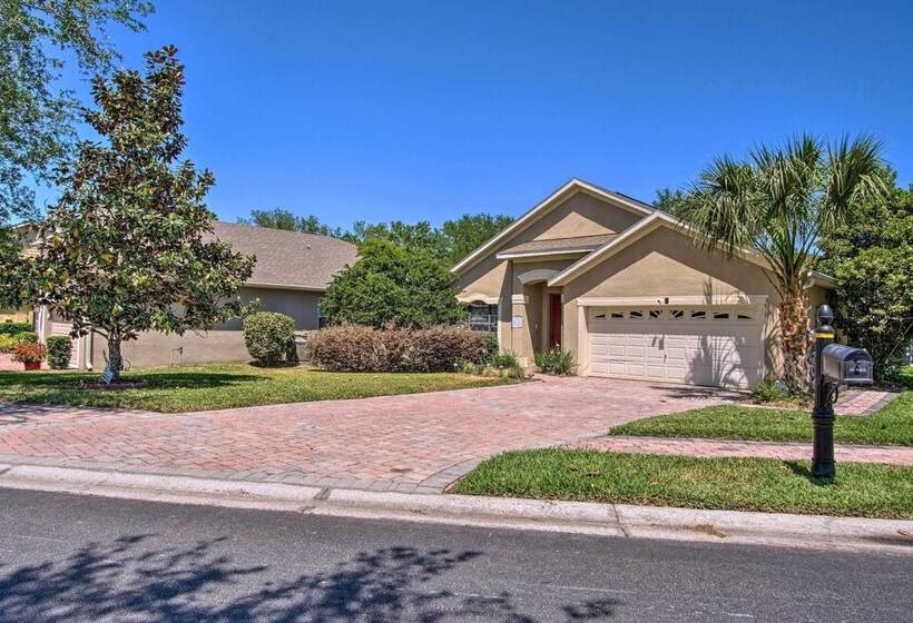 Sunny Villa W/ Lanai: 17 Mi To Disney!