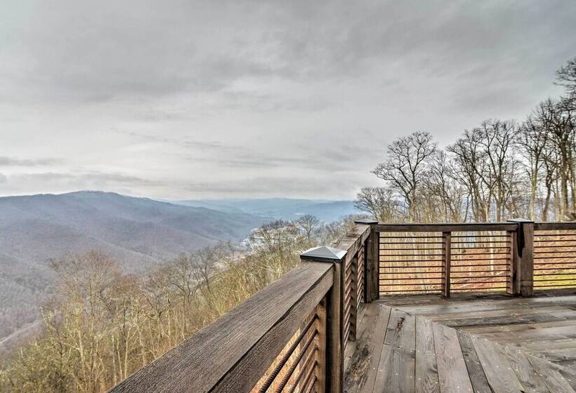 The Barn House: Caldwell Mtn Retreat W/ Hot Tub!