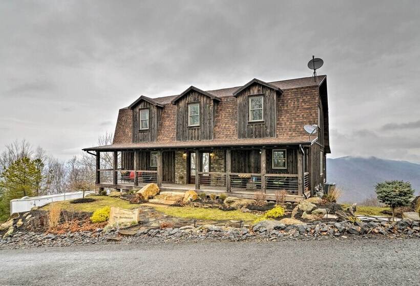The Barn House: Caldwell Mtn Retreat W/ Hot Tub!