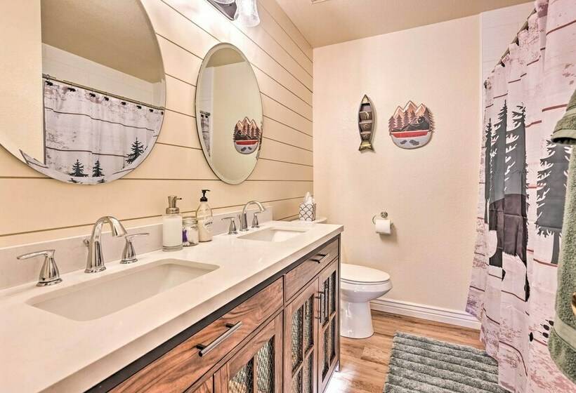 The Cozy Cabin: Private & Updated Payson Residence