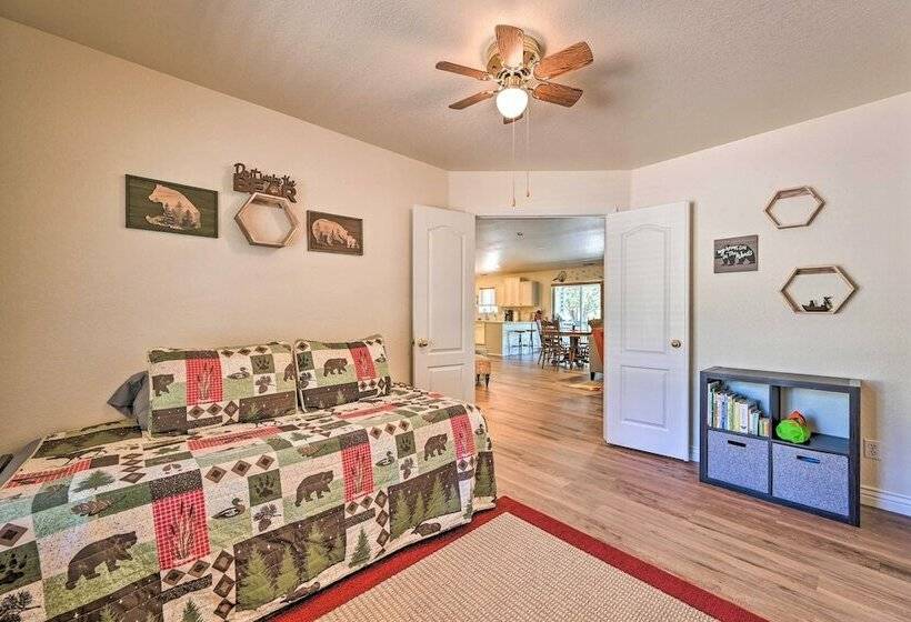 The Cozy Cabin: Private & Updated Payson Residence