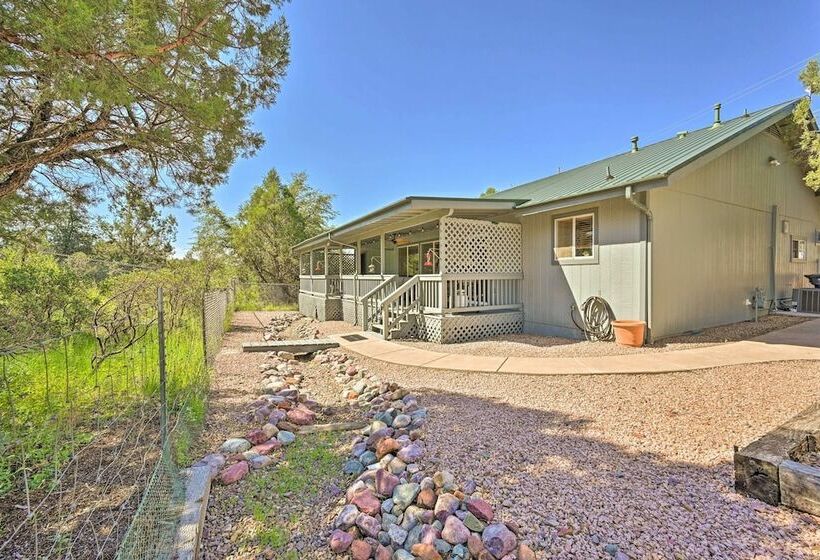 The Cozy Cabin: Private & Updated Payson Residence