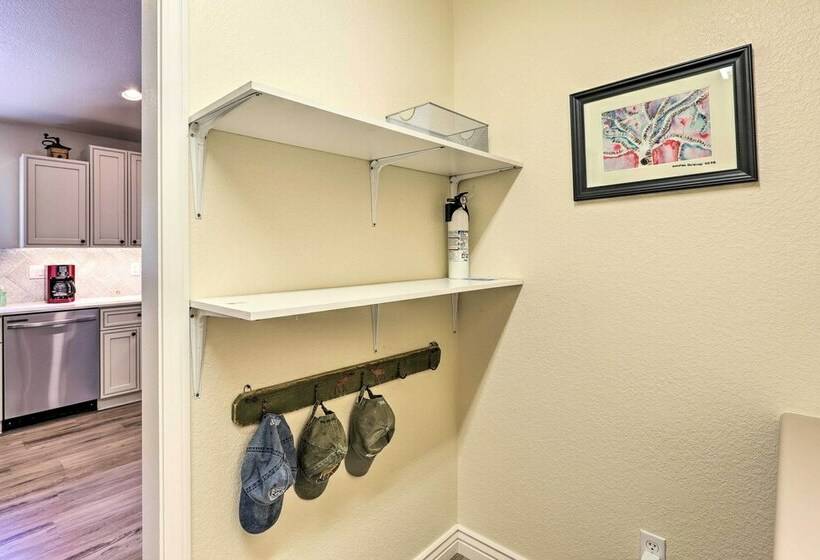 The Cozy Cabin: Private & Updated Payson Residence