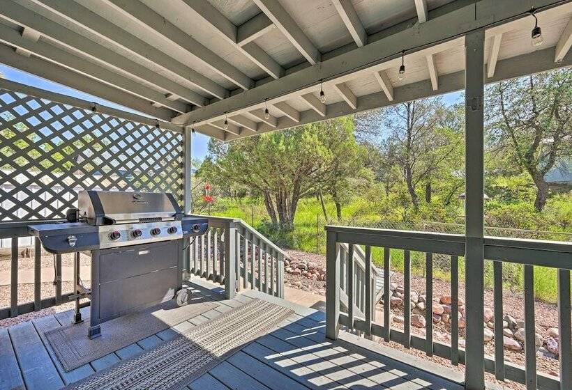 The Cozy Cabin: Private & Updated Payson Residence