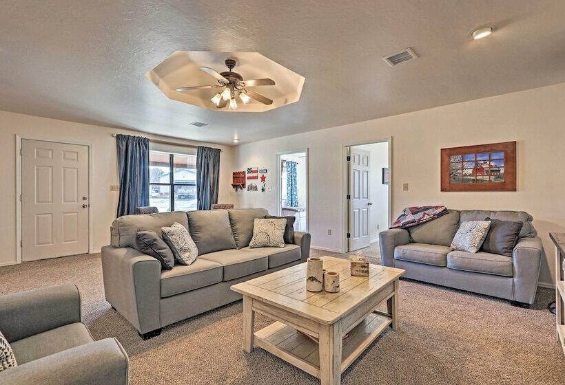 The Eagar House  White Mountains Gem W/ Views!