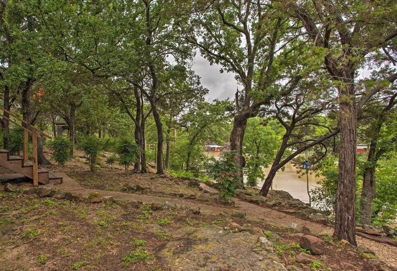 Tranquil Palo Pinto Home W/ Deck + Boat Dock!
