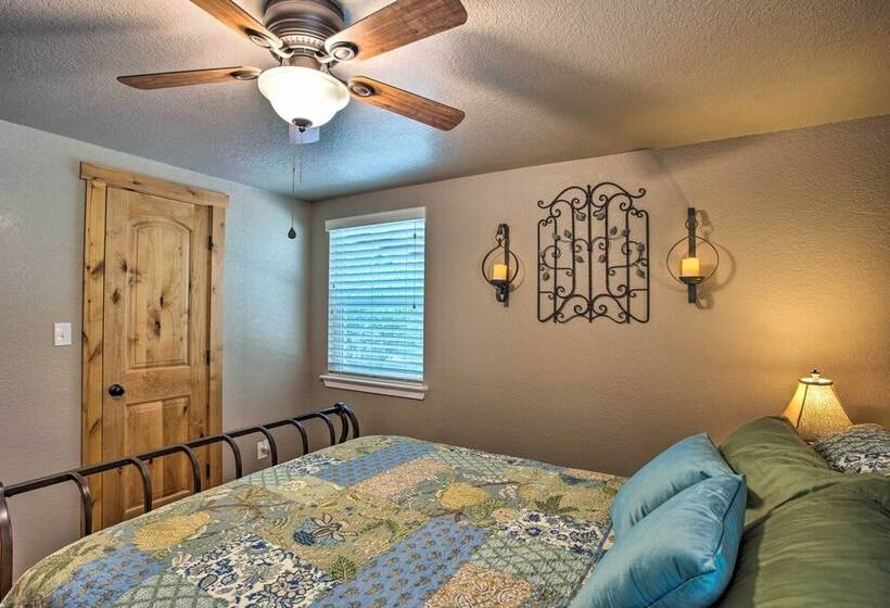 Tranquil Palo Pinto Home W/ Deck + Boat Dock!