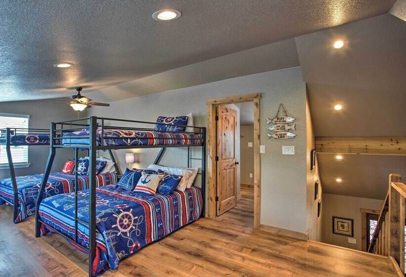 Tranquil Palo Pinto Home W/ Deck + Boat Dock!