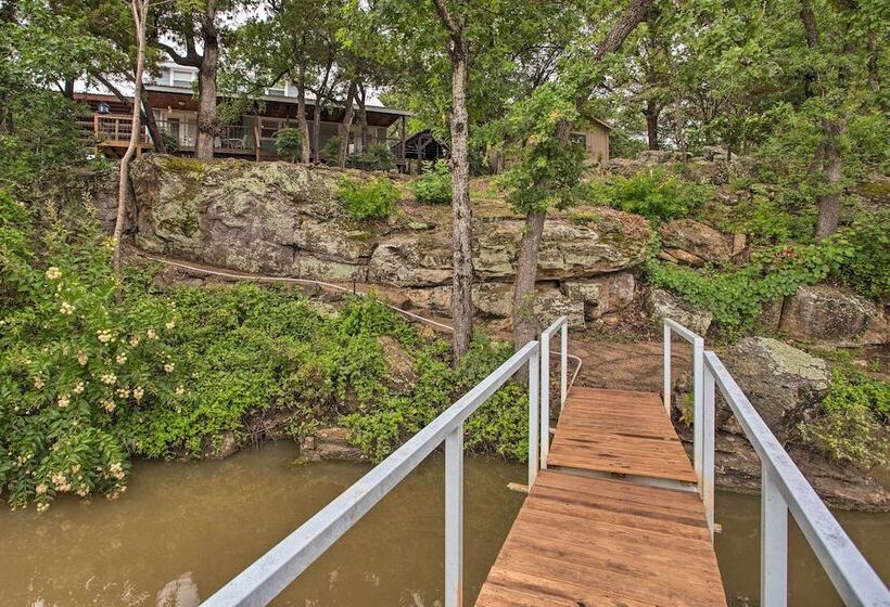 Tranquil Palo Pinto Home W/ Deck + Boat Dock!