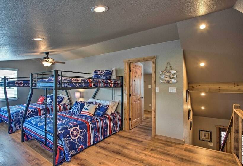 Tranquil Palo Pinto Home W/ Deck + Boat Dock!