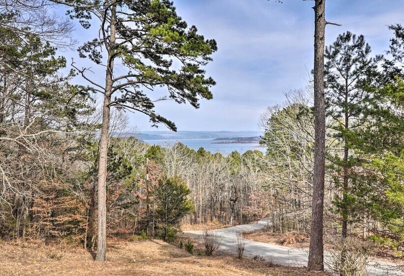 Treetop Hideaway W/ Lake Views + Fire Pit!