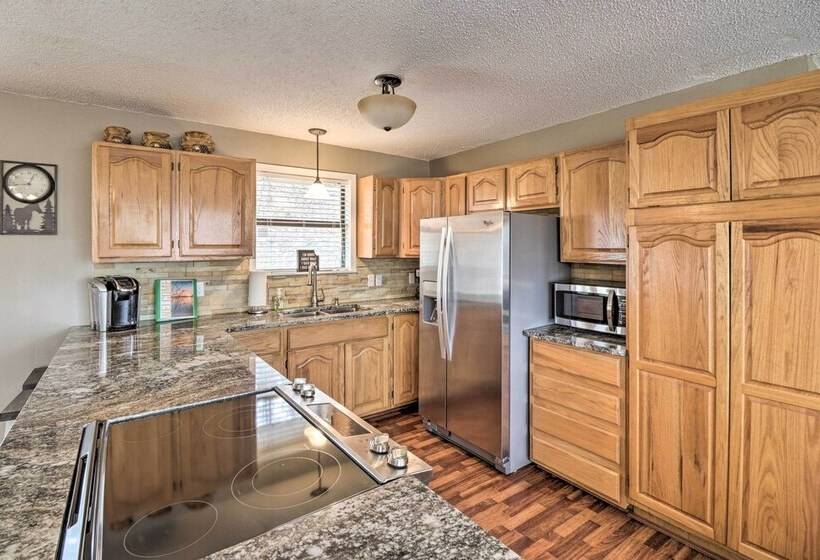 Treetop Hideaway W/ Lake Views + Fire Pit!