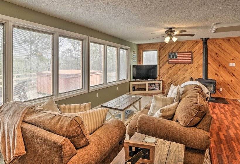 Treetop Hideaway W/ Lake Views + Fire Pit!