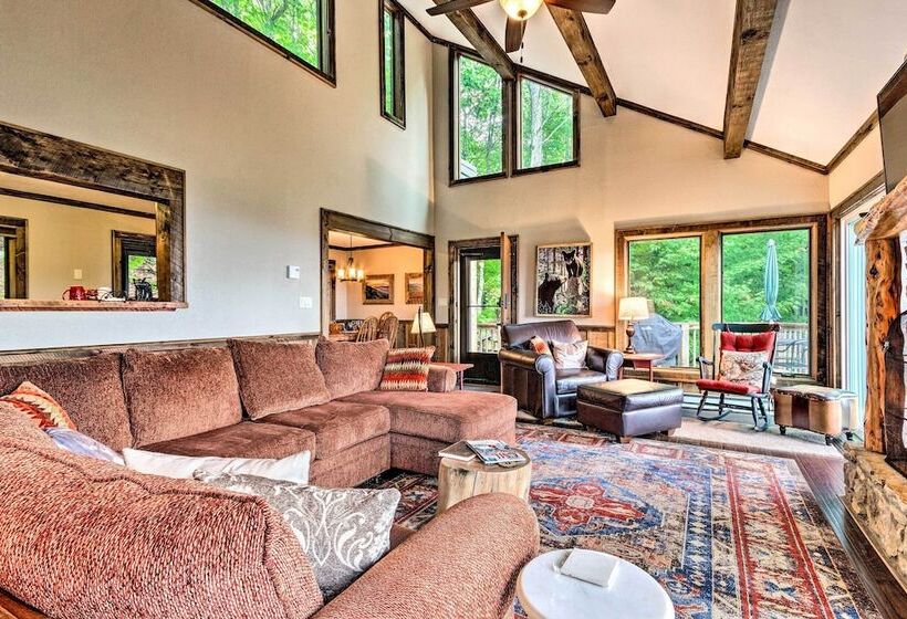 3 Mi To Beech Mtn: Treetop Cabin W/ Deck & Views