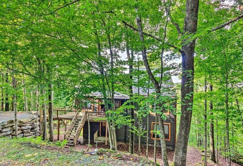 3 Mi To Beech Mtn: Treetop Cabin W/ Deck & Views