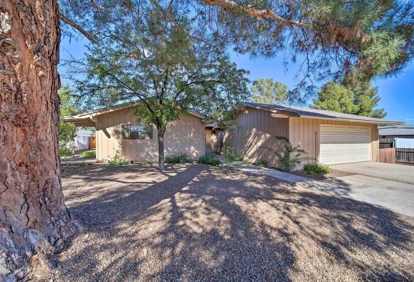 Trendy Digs W/ Yard Games, Fire Pit & Grill!