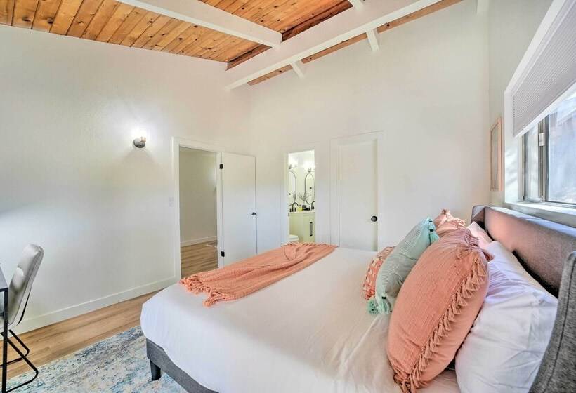 Trendy Digs W/ Yard Games, Fire Pit & Grill!