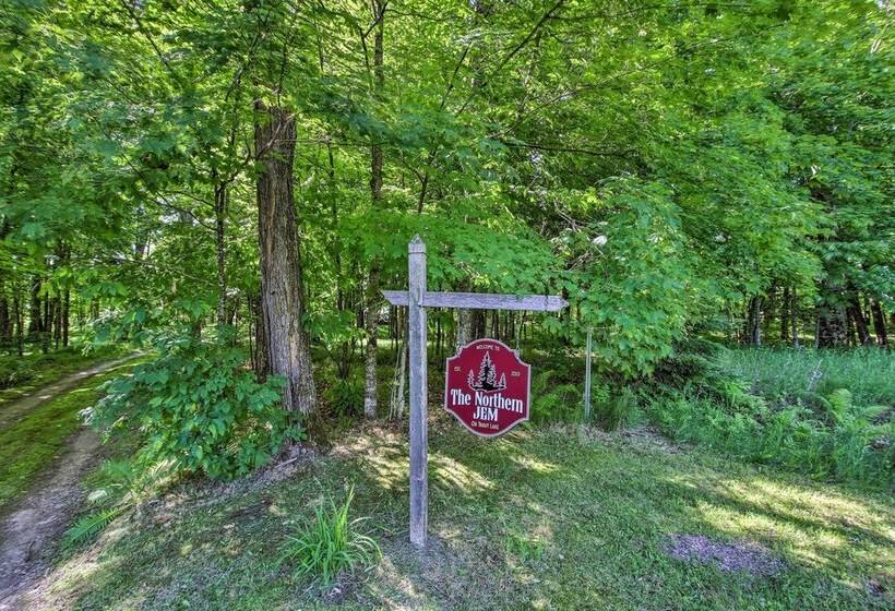 Trout Lake Cabin W/ Private Dock, Kayaks & Loft!