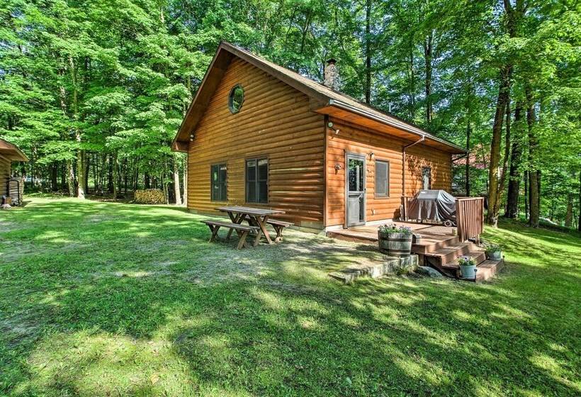 Trout Lake Cabin W/ Private Dock, Kayaks & Loft!