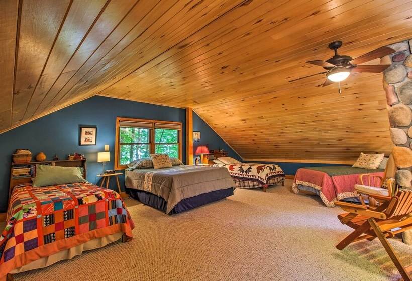 Trout Lake Cabin W/ Private Dock, Kayaks & Loft!