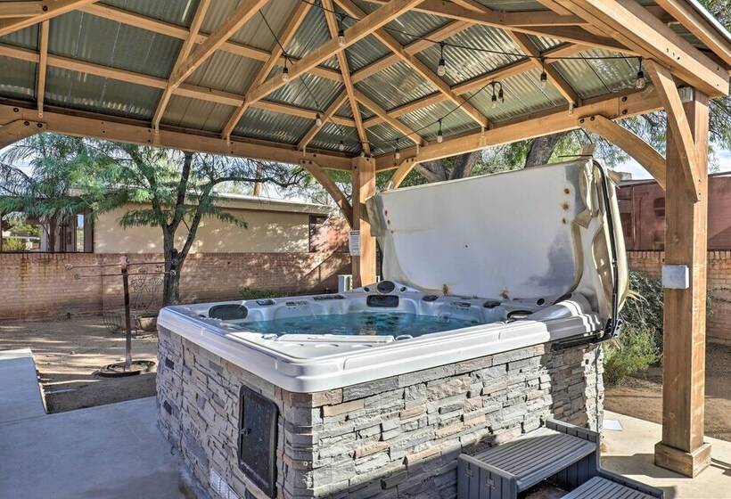 Tucson Casita With Courtyard, Hot Tub & Fire Pits!