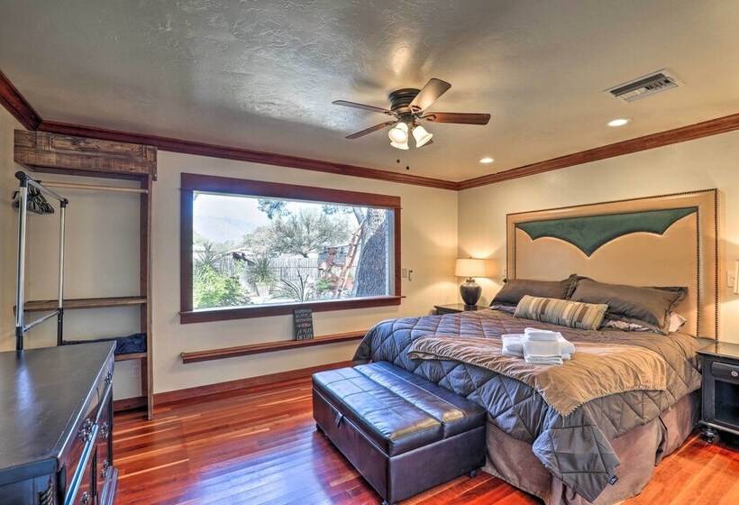 Tucson Casita With Courtyard, Hot Tub & Fire Pits!