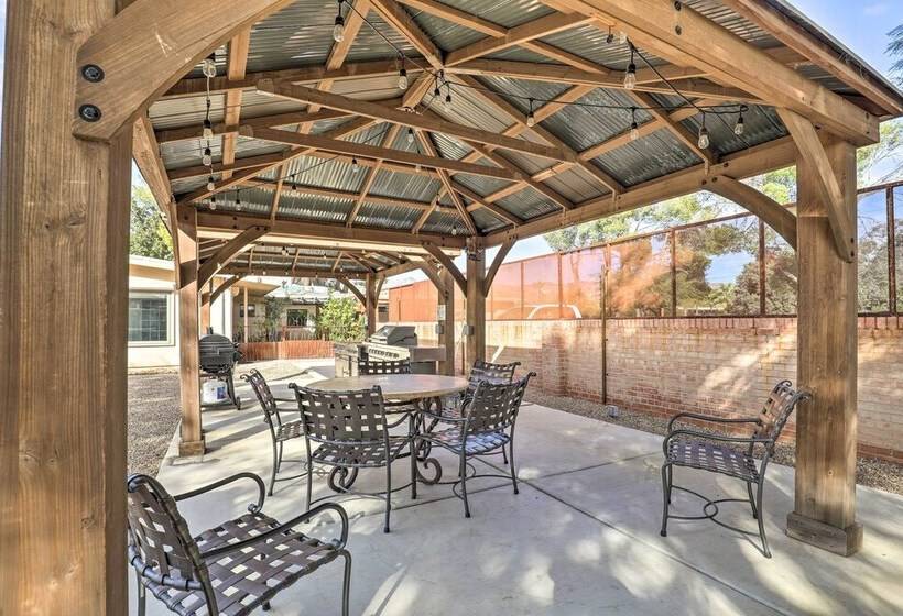 Tucson Casita With Courtyard, Hot Tub & Fire Pits!