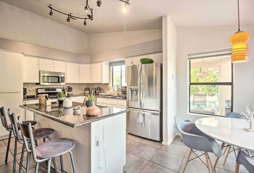 Tucson Retreat W/ Private Pool + Mtn Views