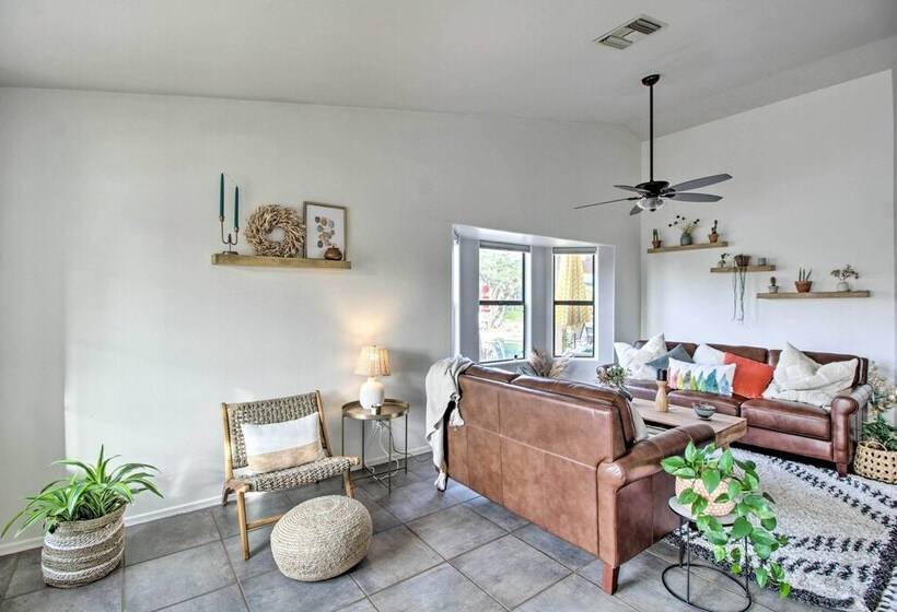 Tucson Retreat W/ Private Pool + Mtn Views