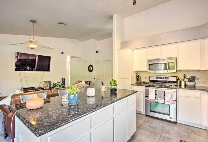 Tucson Retreat W/ Private Pool + Mtn Views