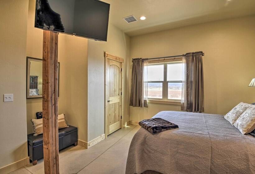 Unique Cortez Family Getaway W/ Mountain Views!