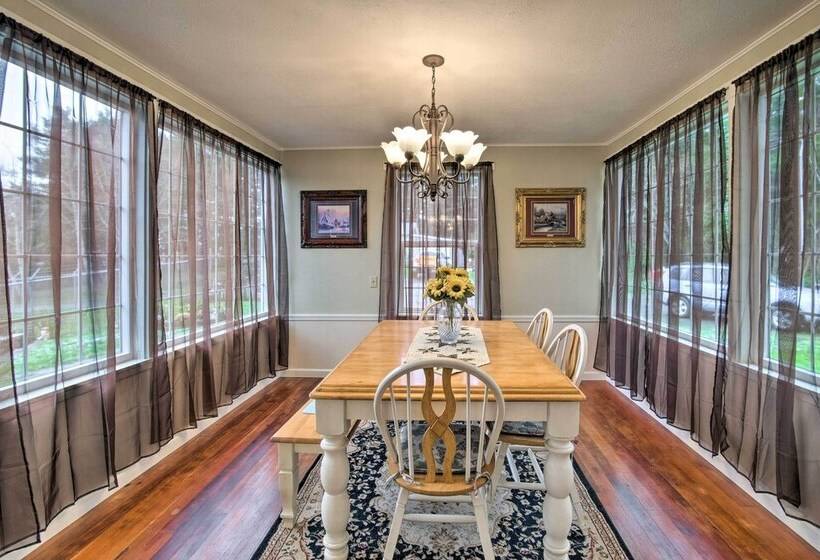 Updated Coos Bay Home ~ 2 Mi To Pacific Ocean