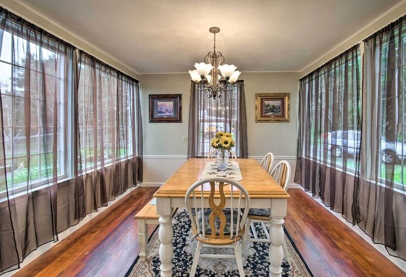 Updated Coos Bay Home ~ 2 Mi To Pacific Ocean