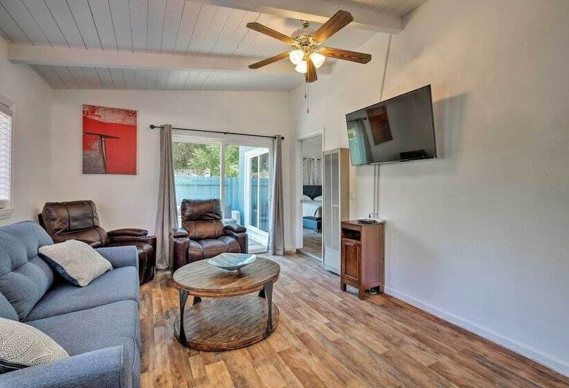 Quaint Jamestown Home W/ Yard: Half Mi To Downtown