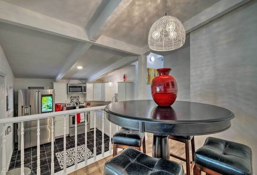 Quaint Jamestown Home W/ Yard: Half Mi To Downtown