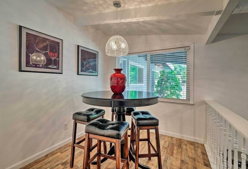 Quaint Jamestown Home W/ Yard: Half Mi To Downtown