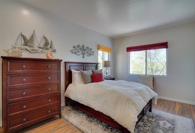 Updated Tucson Home W/ Panoramic Mtn Views & Pool!