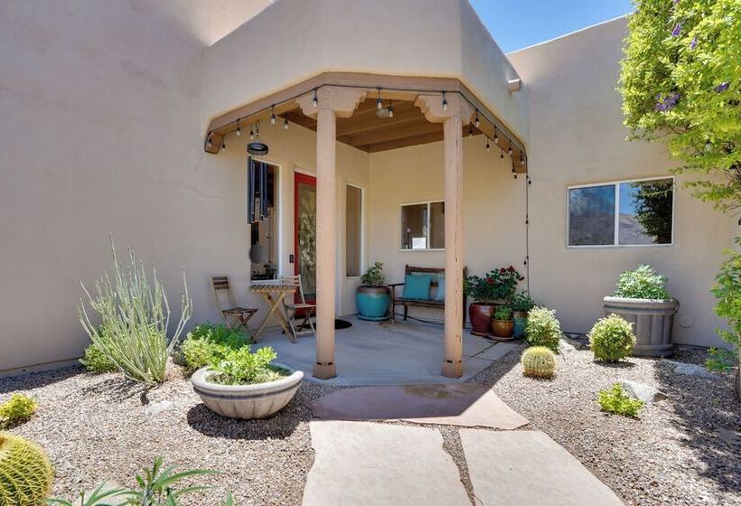 Updated Tucson Home W/ Panoramic Mtn Views & Pool!