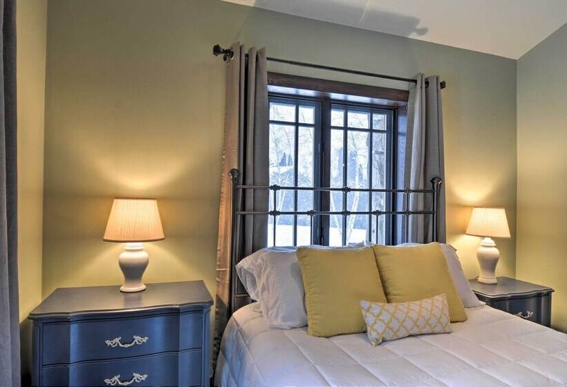 Upscale Earl Young Charlevoix Cottage W/ Deck!