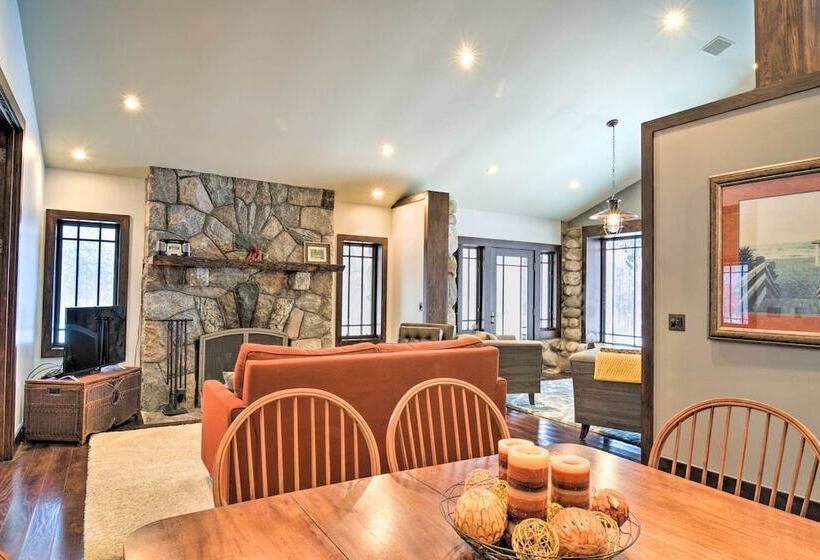 Upscale Earl Young Charlevoix Cottage W/ Deck!