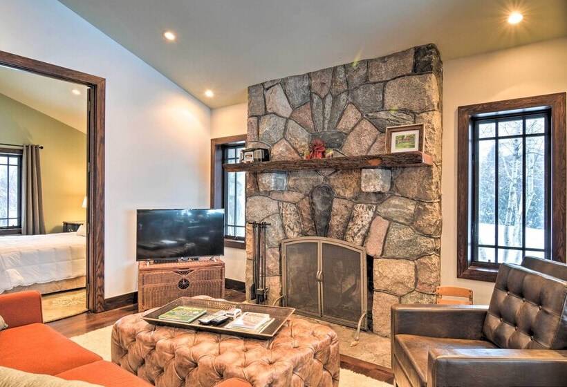 Upscale Earl Young Charlevoix Cottage W/ Deck!