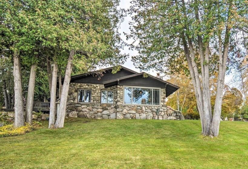 Upscale Earl Young Charlevoix Cottage W/ Deck!
